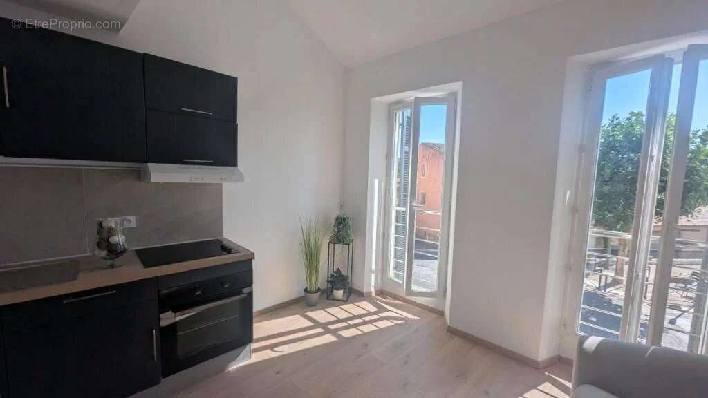 Appartement à POURRIERES