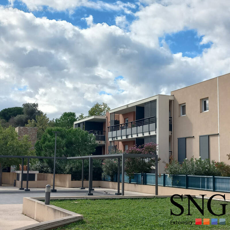 Appartement à ROQUEBRUNE-SUR-ARGENS