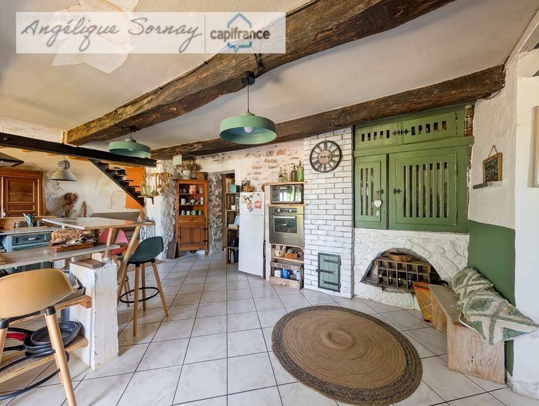 longère avec dépendances sur 3 115 m² – Francheville 39230 - photo 11