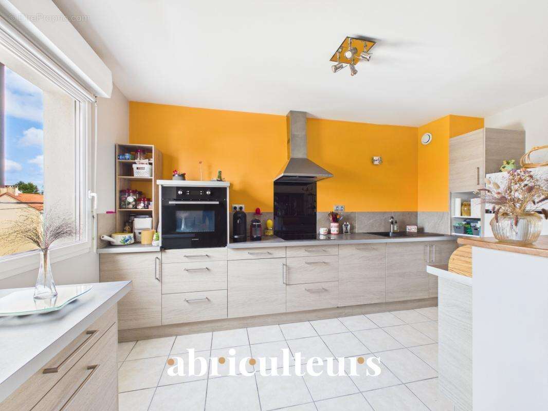 Appartement traversant avec balcon en vente proche du bourg de Saint Sébastien /Loire, (44230) - photo 3