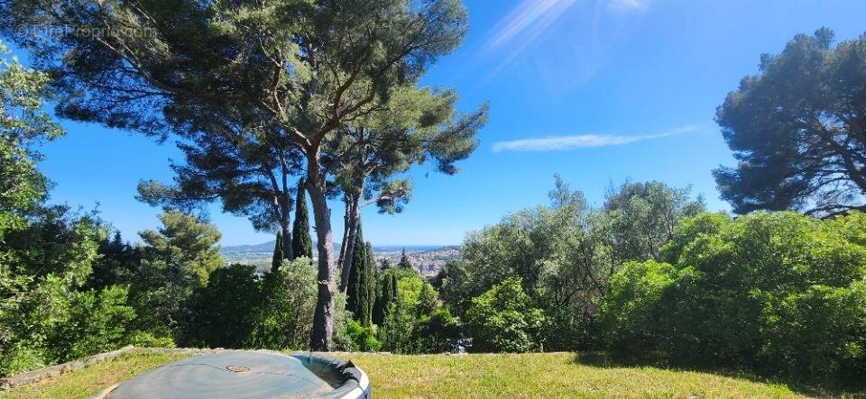Terrain à LA VALETTE-DU-VAR