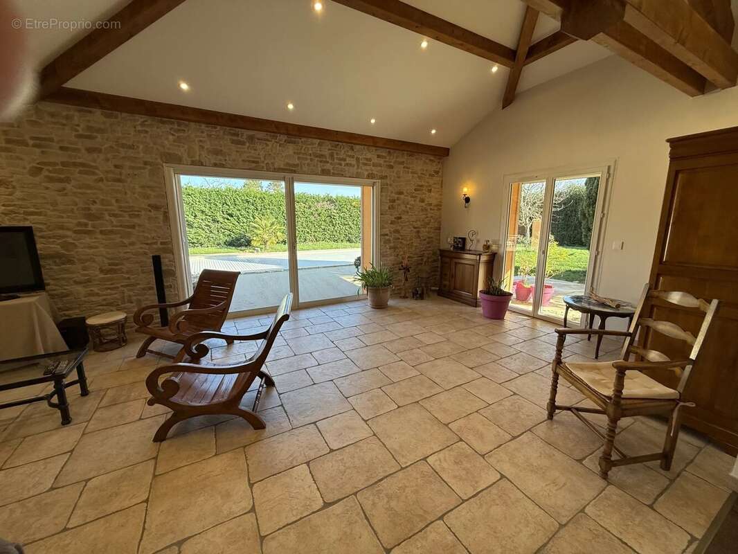 Maison à SAINT-GEORGES-DE-RENEINS