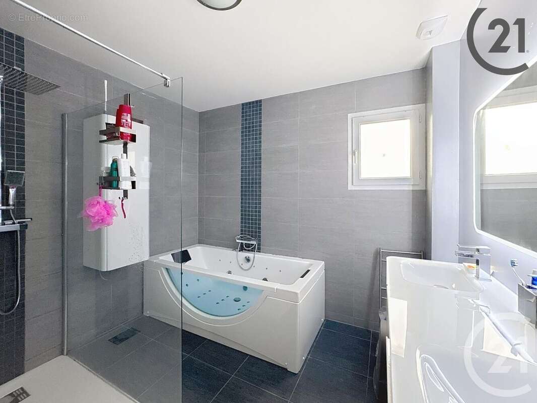 Maison à SAINTE-COLOMBE