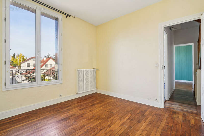 Maison à SAVIGNY-SUR-ORGE