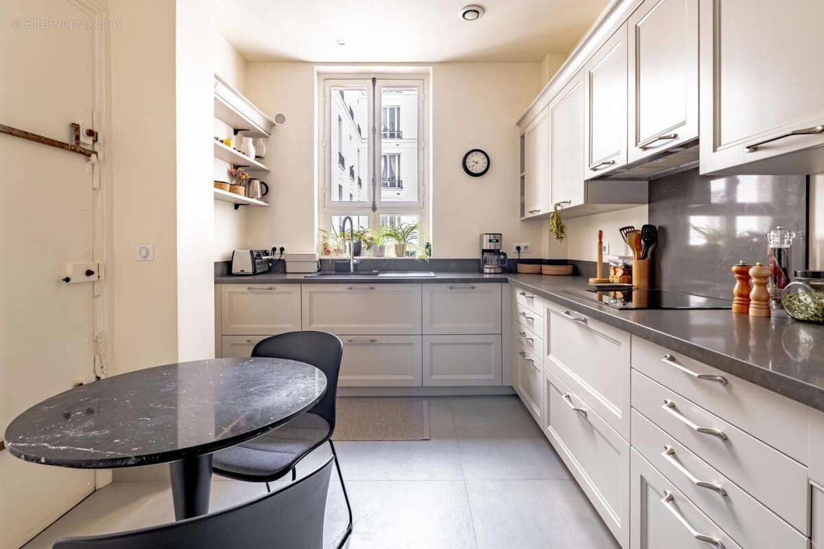 Appartement à NEUILLY-SUR-SEINE