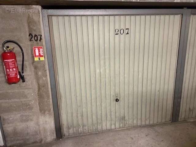 Parking à PARIS-19E