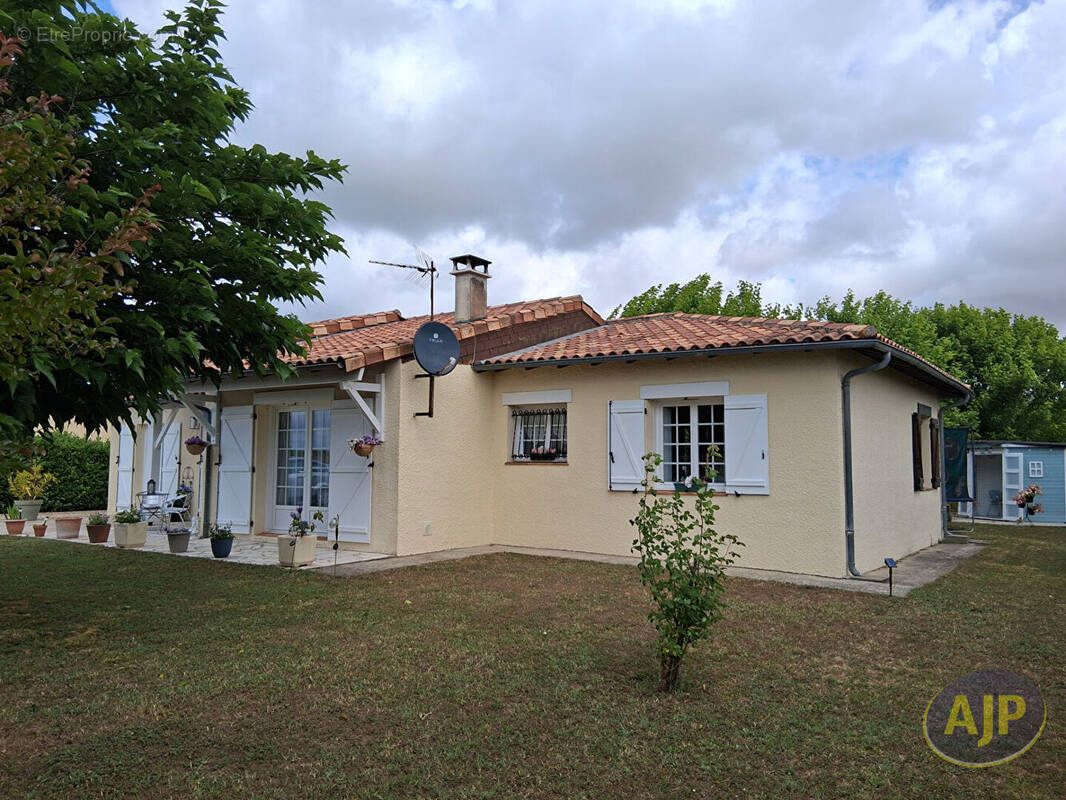 Maison à SAINT-SEURIN-DE-CADOURNE