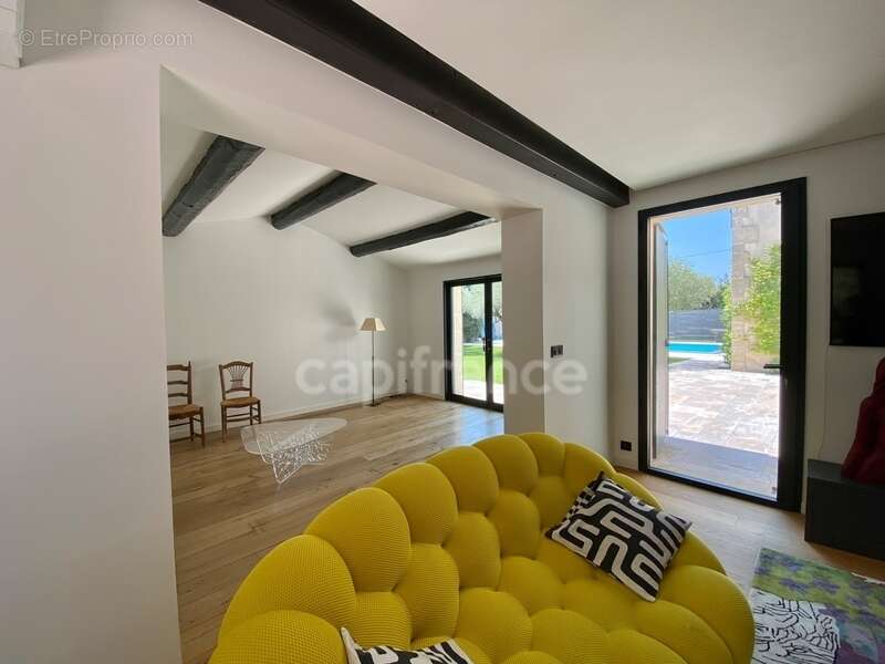 À SAINT MAXIMIN (30) Splendide propriété de 280 m², à 5 min d’Uzès proche de toutes commodités, sur un terrain clos et arboré d’ - photo 10