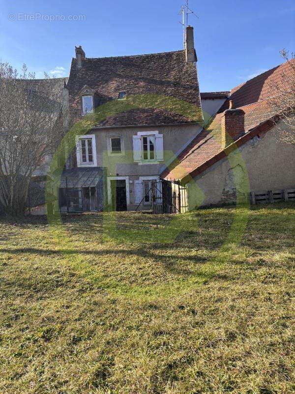 Maison 153 m² à Gouzon  - photo 2