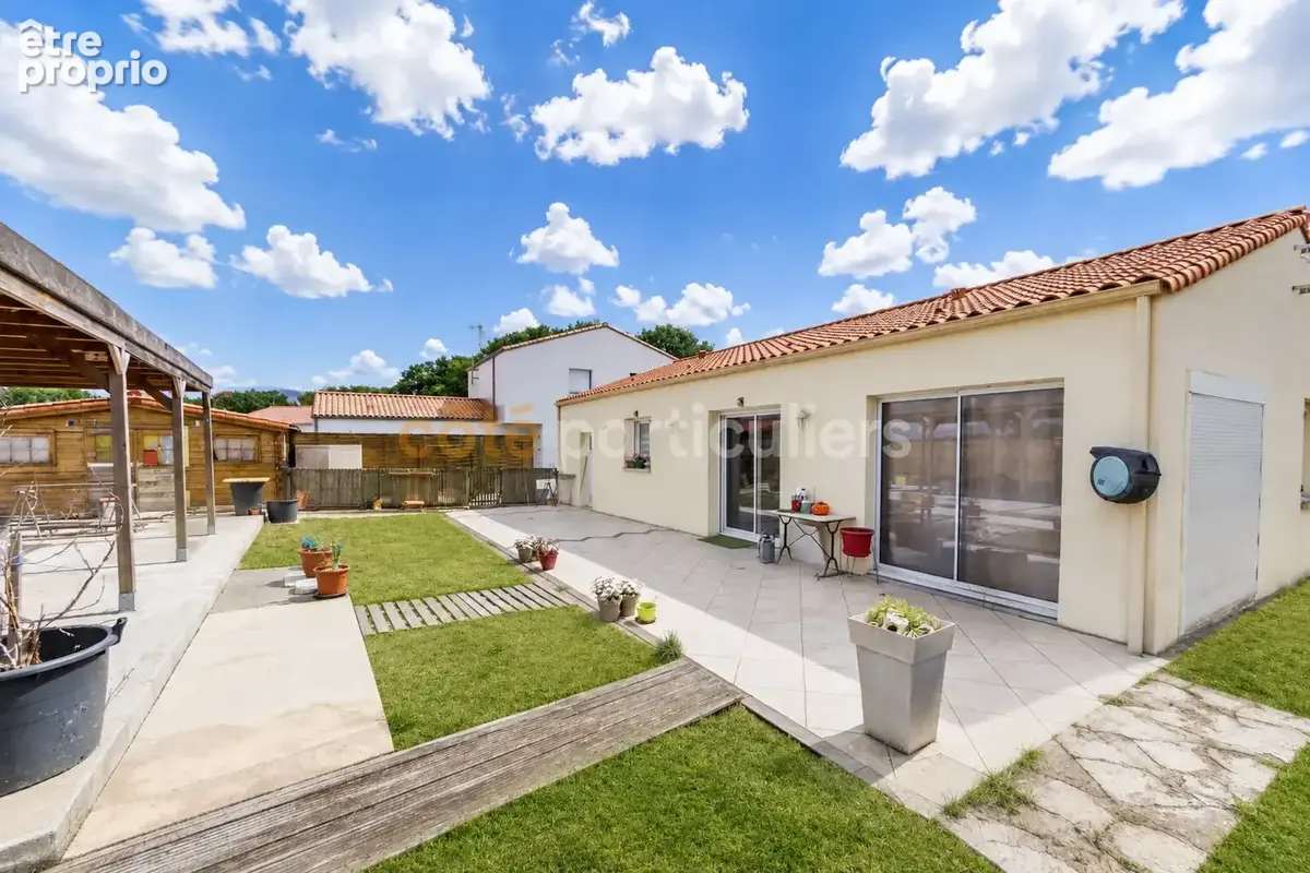 Venansault -- centre bourg -- maison -- 3 chambres -- 1 bureau -- 103 m2 -- jardin -- garage -- dependances - photo 12