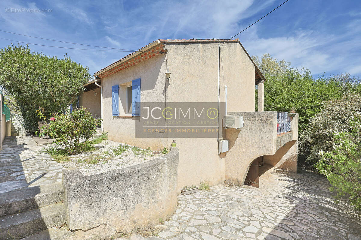 Maison à CARNOULES