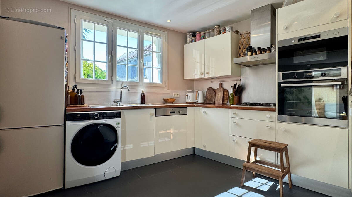 Maison à SAINT-NOM-LA-BRETECHE