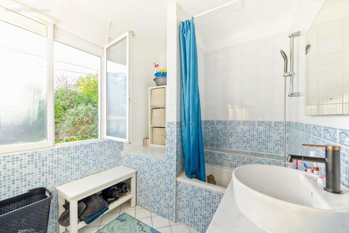 Maison à LES MUREAUX