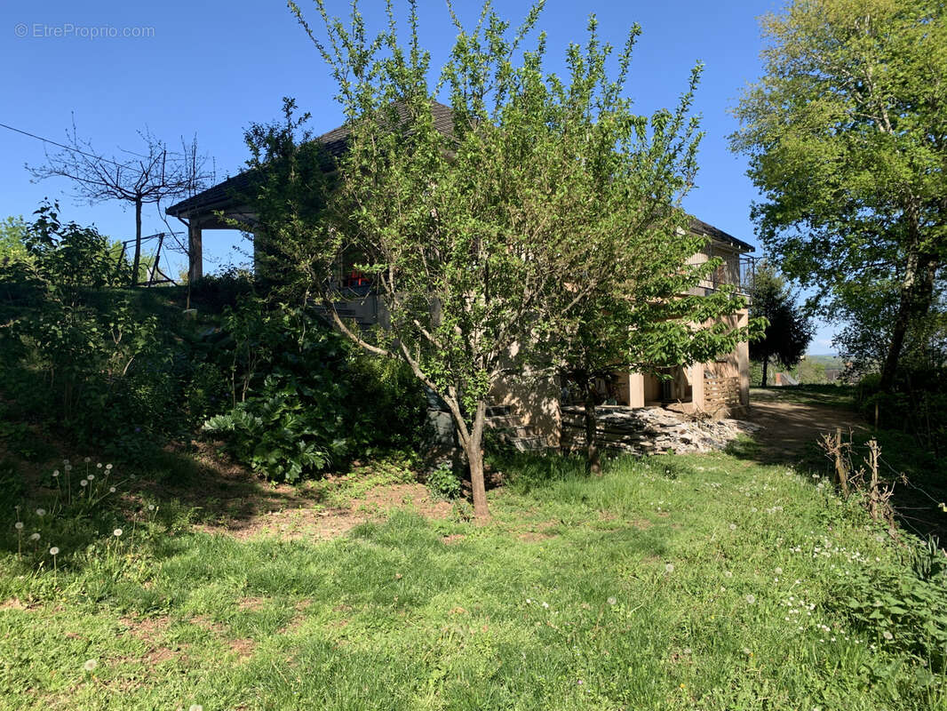Maison à TERRASSON-LAVILLEDIEU