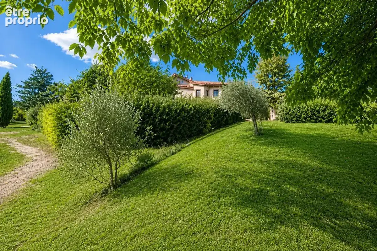 Maison solaire d'architecte de 12 pièces de 260 m² à Bias - photo 5