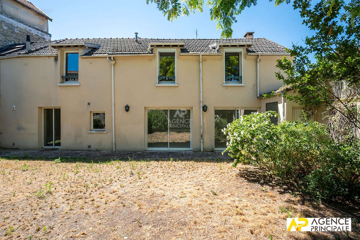 Maison Le Mesnil Le Roi 8 pièce(s) 145 m2 - photo 3