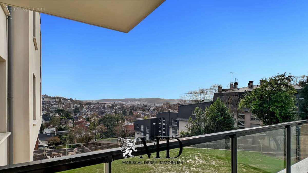 Appartement à MONT-SAINT-AIGNAN