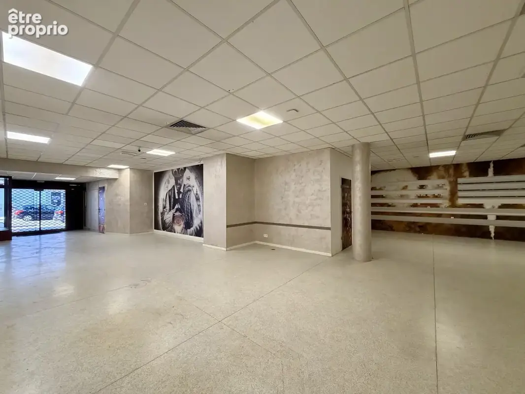Immeuble avec local commercial 430 m2 +appartement 80 m2 en centre ville - photo 4