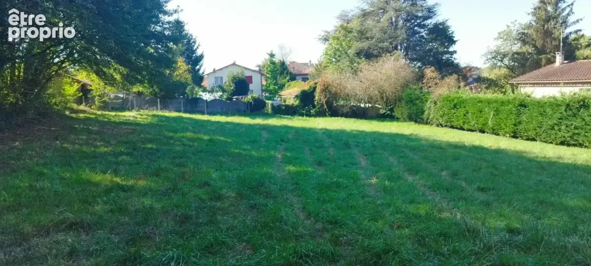 Pranzac, terrain plat avec CU de 1393 m², divisible - photo 2