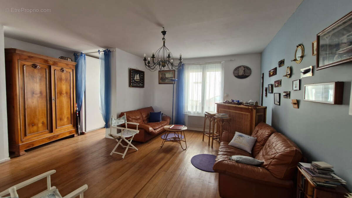 Maison à MORTAGNE-SUR-GIRONDE