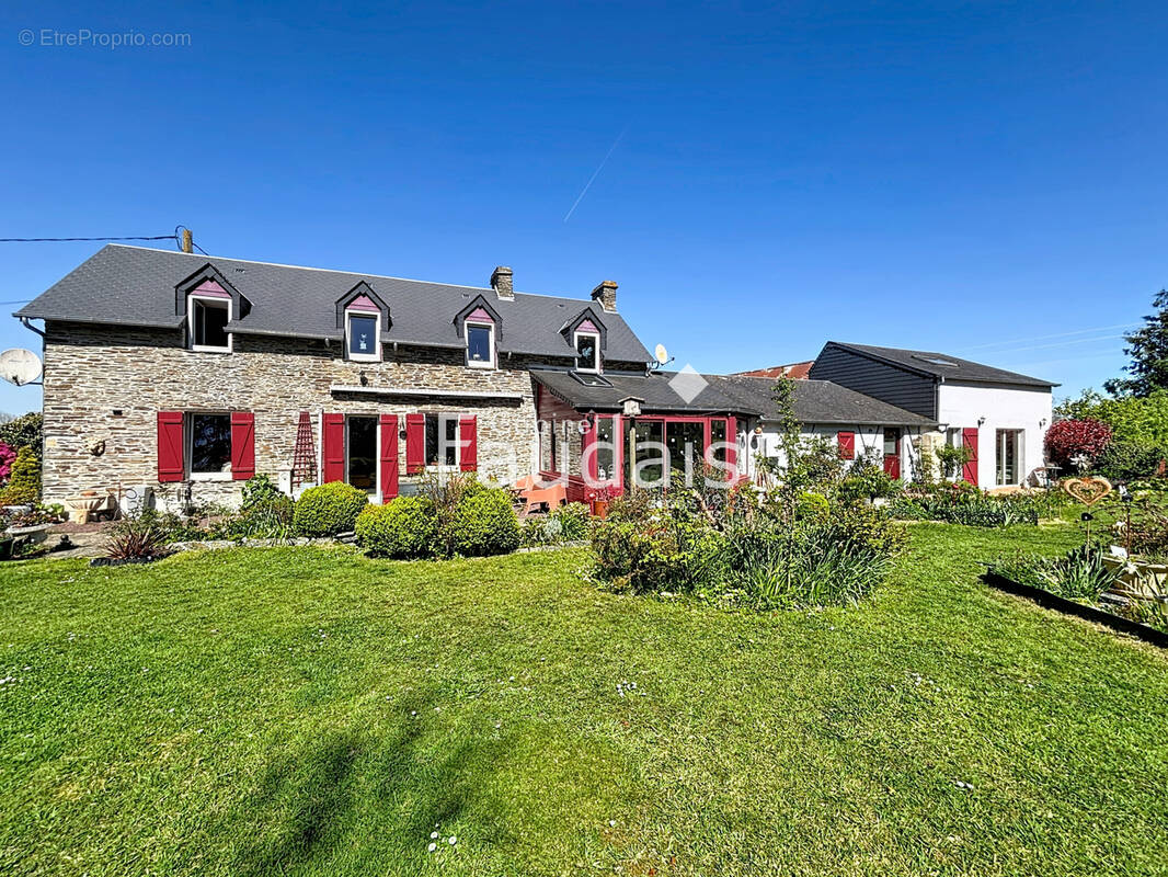 Maison à SALLEN
