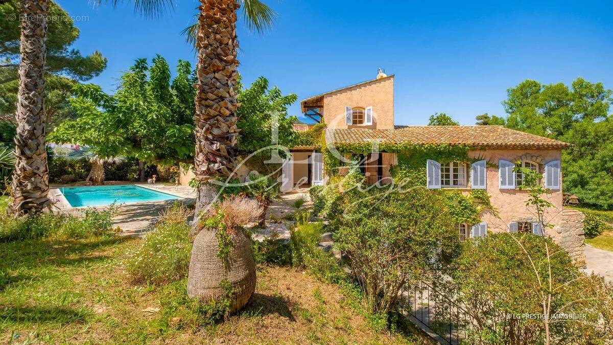 Maison à MANDELIEU-LA-NAPOULE