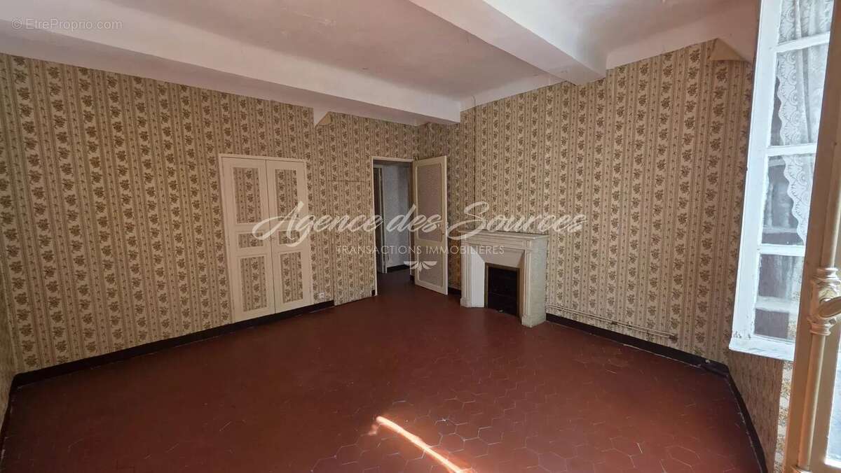 Maison à TAVERNES