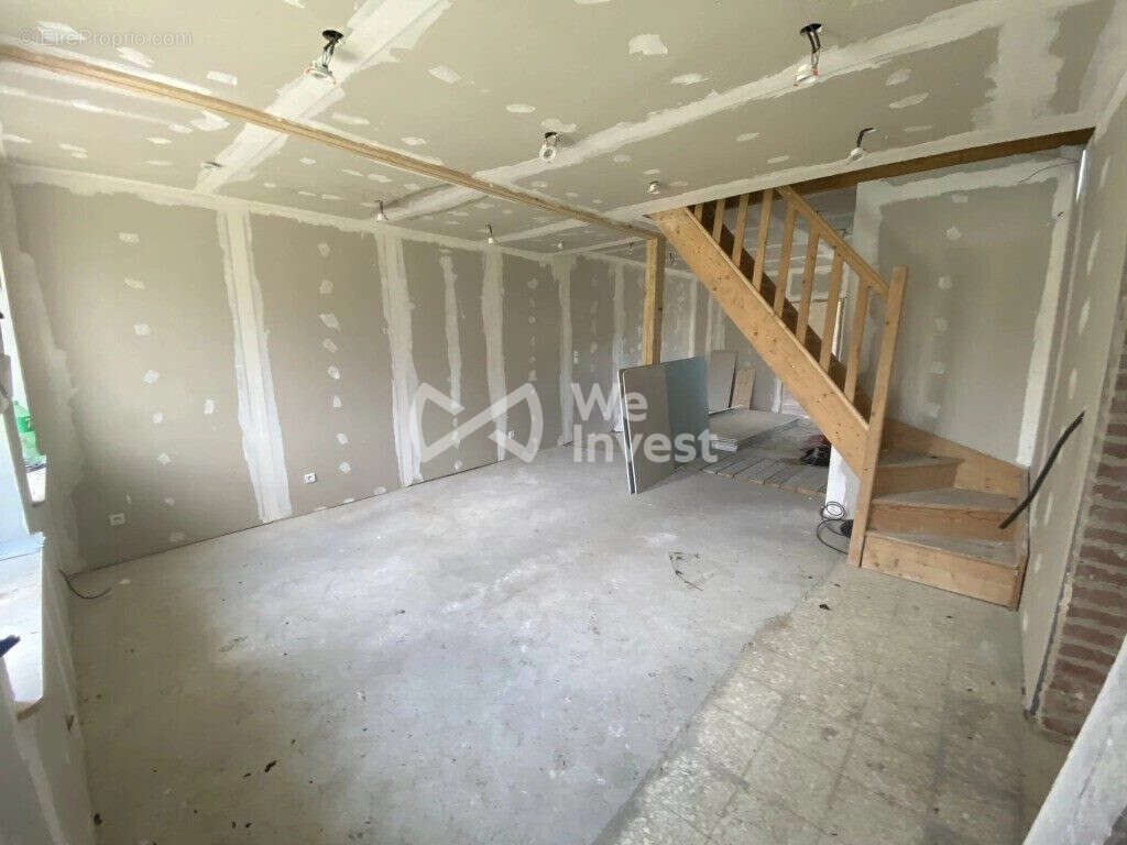 Maison à SAINS-RICHAUMONT