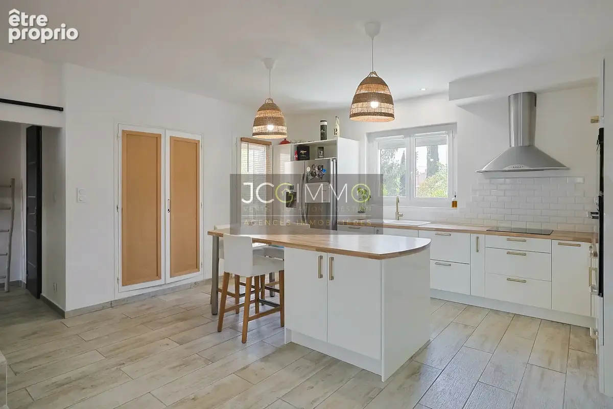 Maison composée de 3 appartements au Cap Brun - photo 5