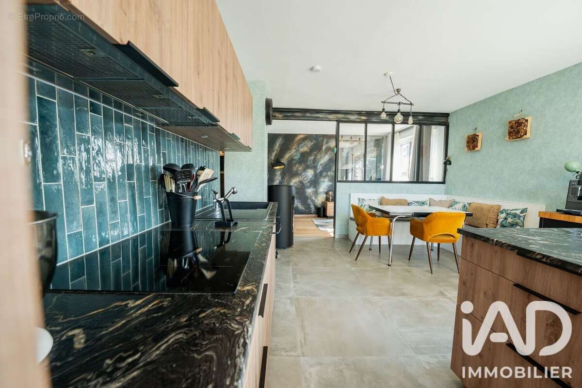 Maison 155 m² à Souzay-Champigny  - photo 6