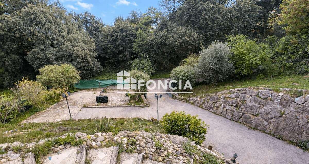 Maison à SAINT-LAURENT-DU-VAR