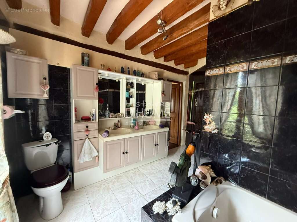 Maison à BERNAY-VILBERT