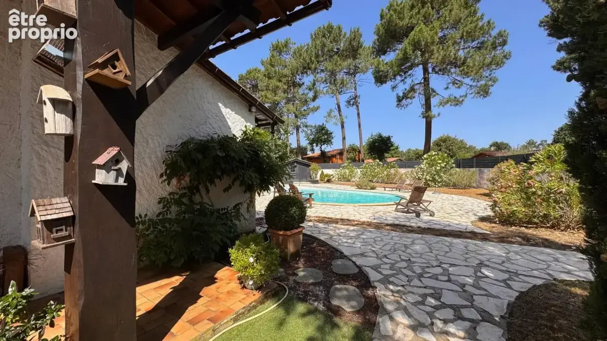Maison avec piscine et grand garage - photo 16