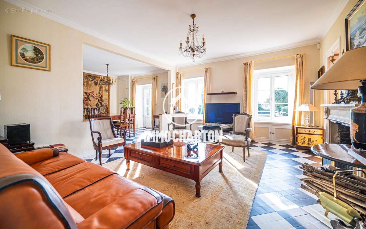 Maison à SAINT-PAVACE