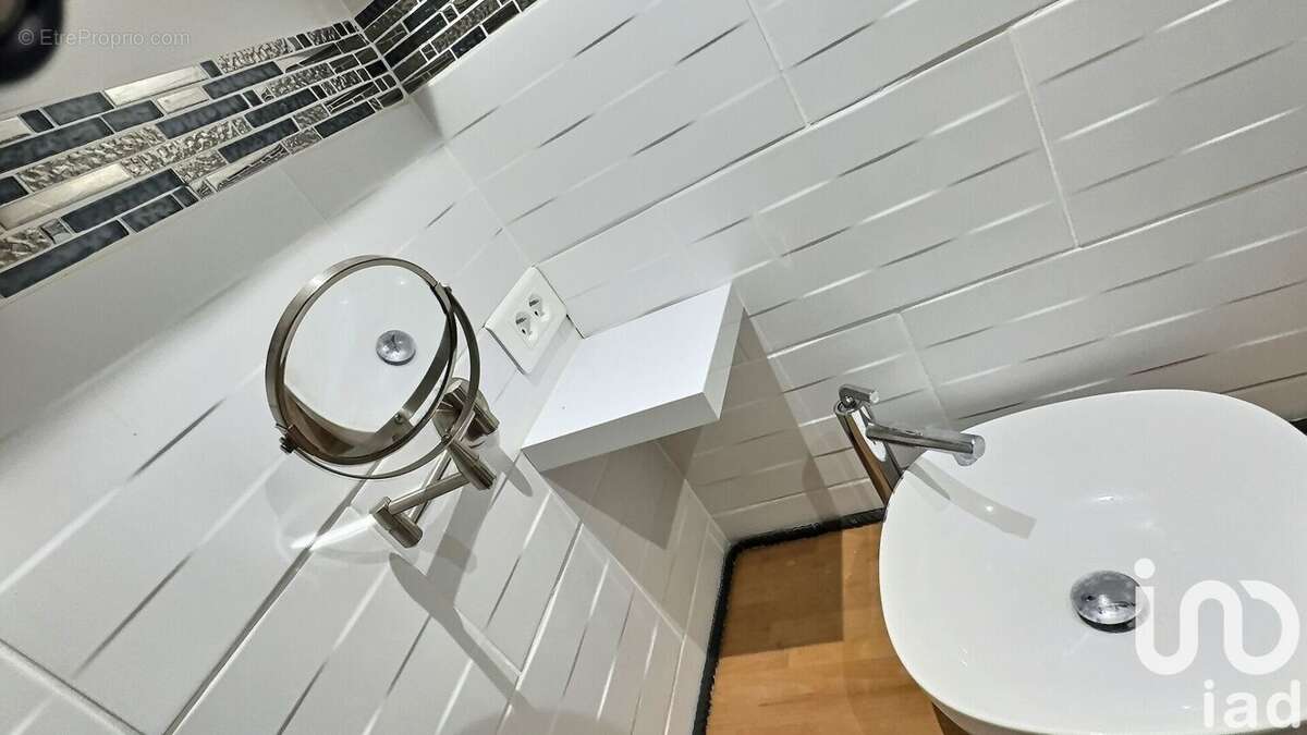 Maison 88 m² à Saint-Laurent-De-La-Pree  - photo 4