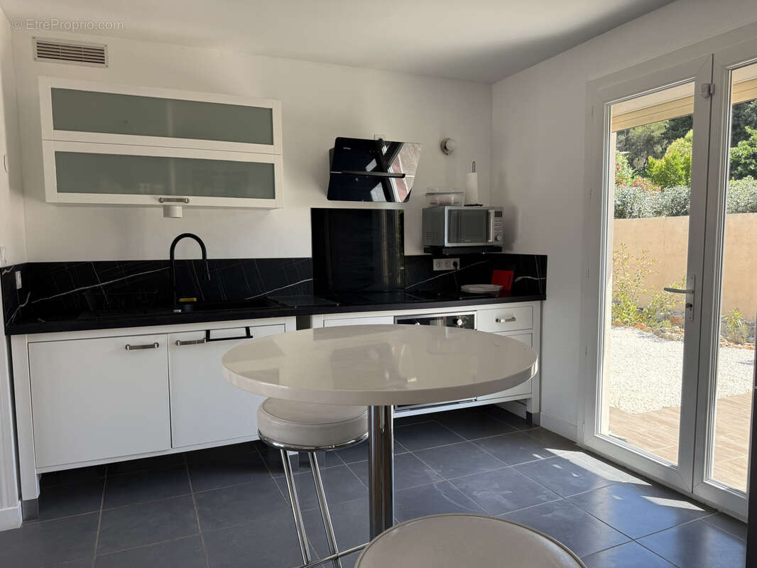 Maison T4 rénovée avec garage, cave et jardin   Nîmes Les Capitelles - photo 6