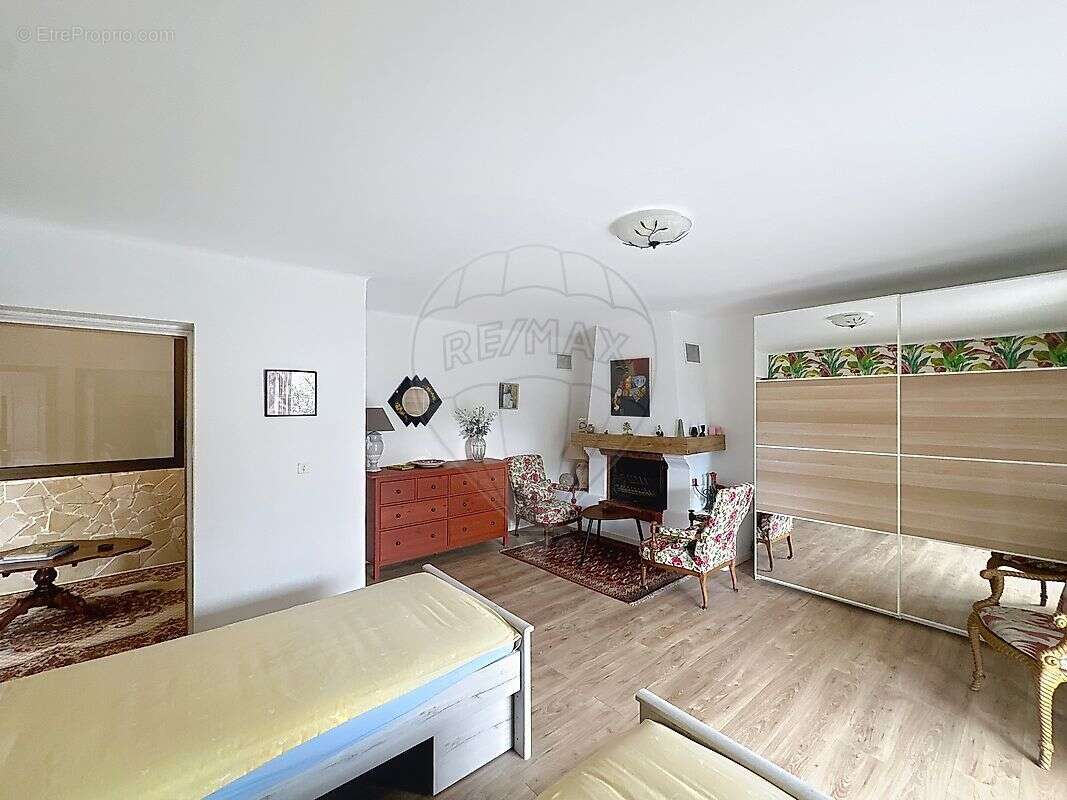 Maison à BAGNOLS-SUR-CEZE