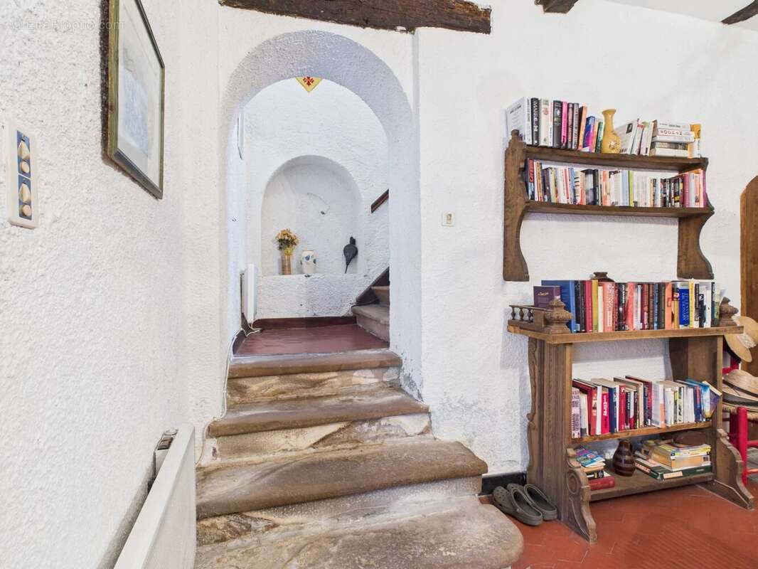 Maison à MIRANDOL-BOURGNOUNAC