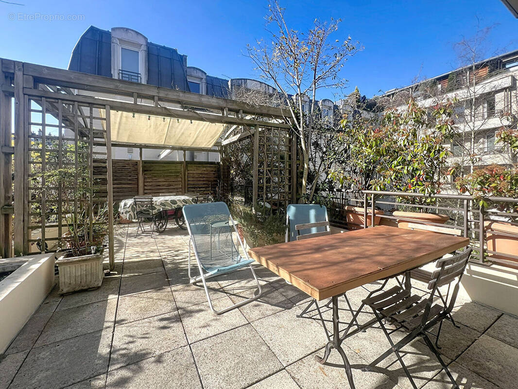 Appartement à SURESNES