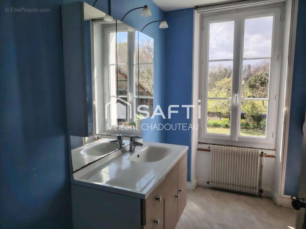 Maison 151 m² à La Tache  - photo 6