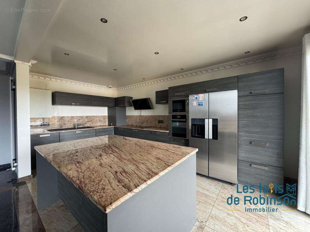 Appartement à L'HAY-LES-ROSES