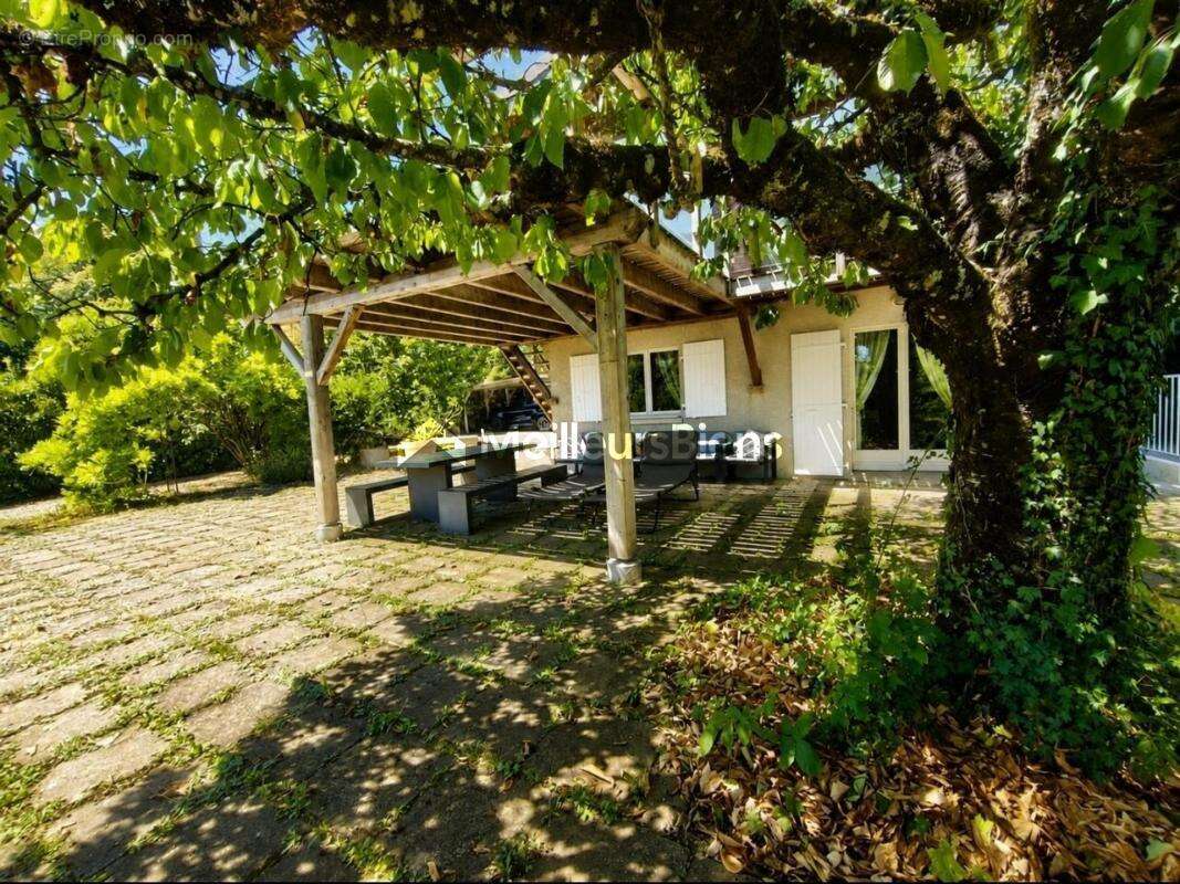 Superbe maison de 202 m² à Crozet 5 chambres, terrain de 1400 m² - photo 19