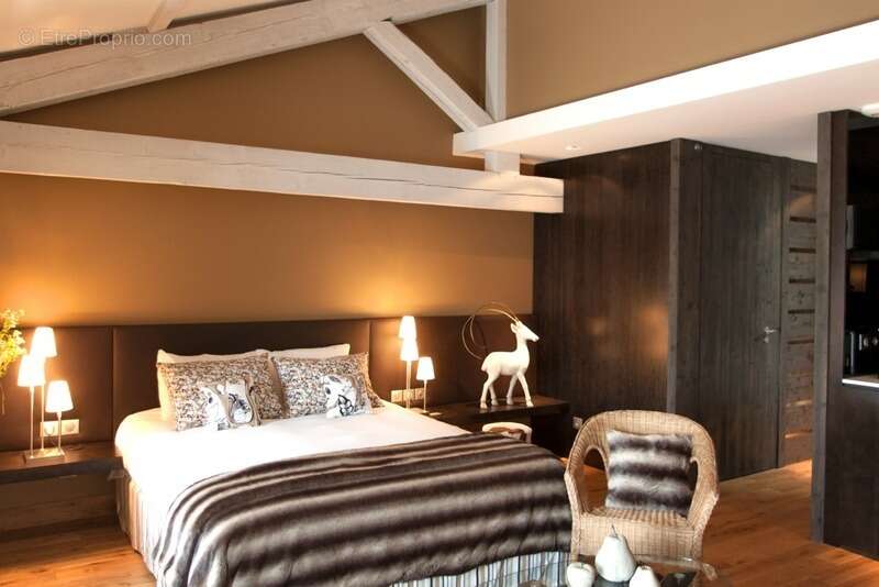 Commerce à SAINT-BONNET-LE-FROID