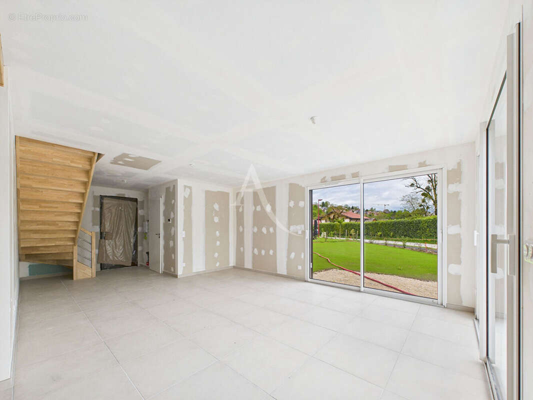 Maison à HAUTEVILLE-SUR-FIER