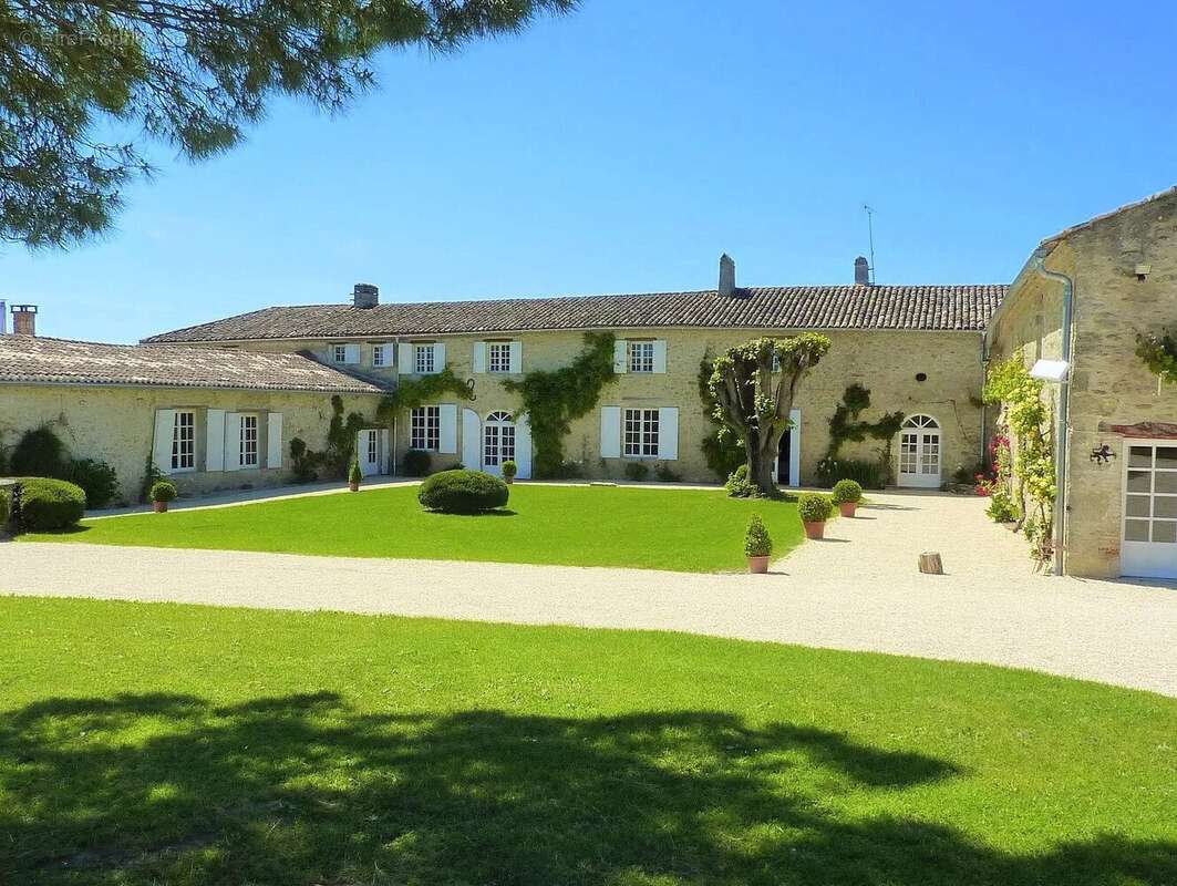 Magnifique manoir en position dominante avec piscine - photo 29