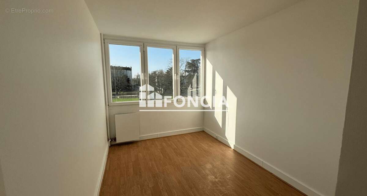 Appartement à VILLENEUVE-SAINT-GEORGES