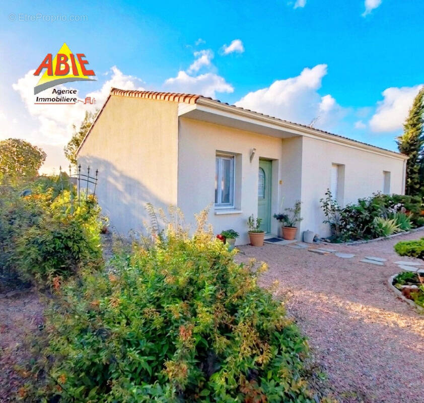 Photo 1 - Maison à LA CRECHE