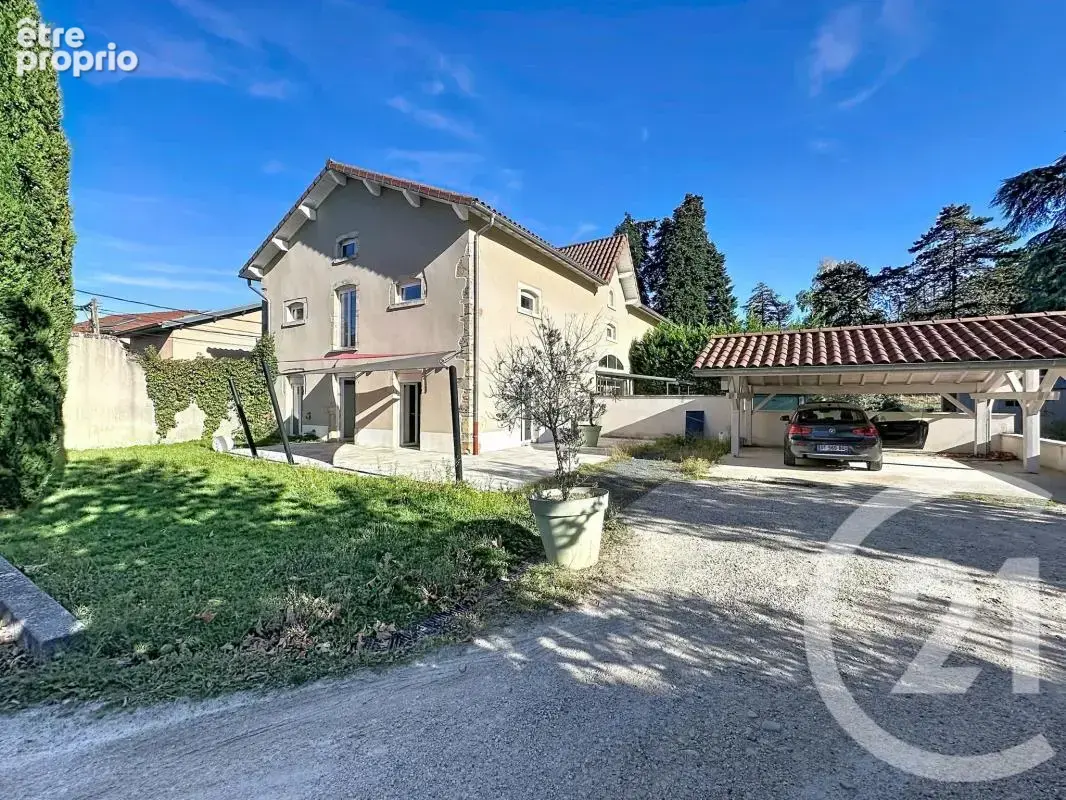 Maison à SAINT-QUENTIN-FALLAVIER