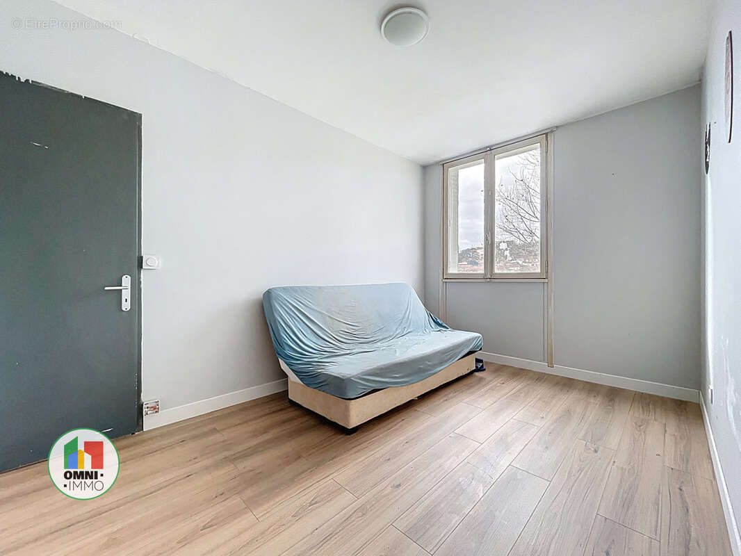Appartement à PIERRE-BENITE