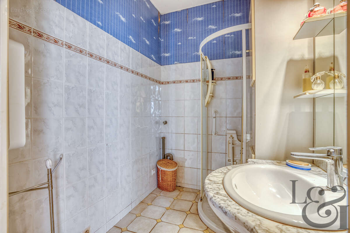 Propriété en pierre à rénover à vendre à Villeneuve-sur-Lot - photo 11